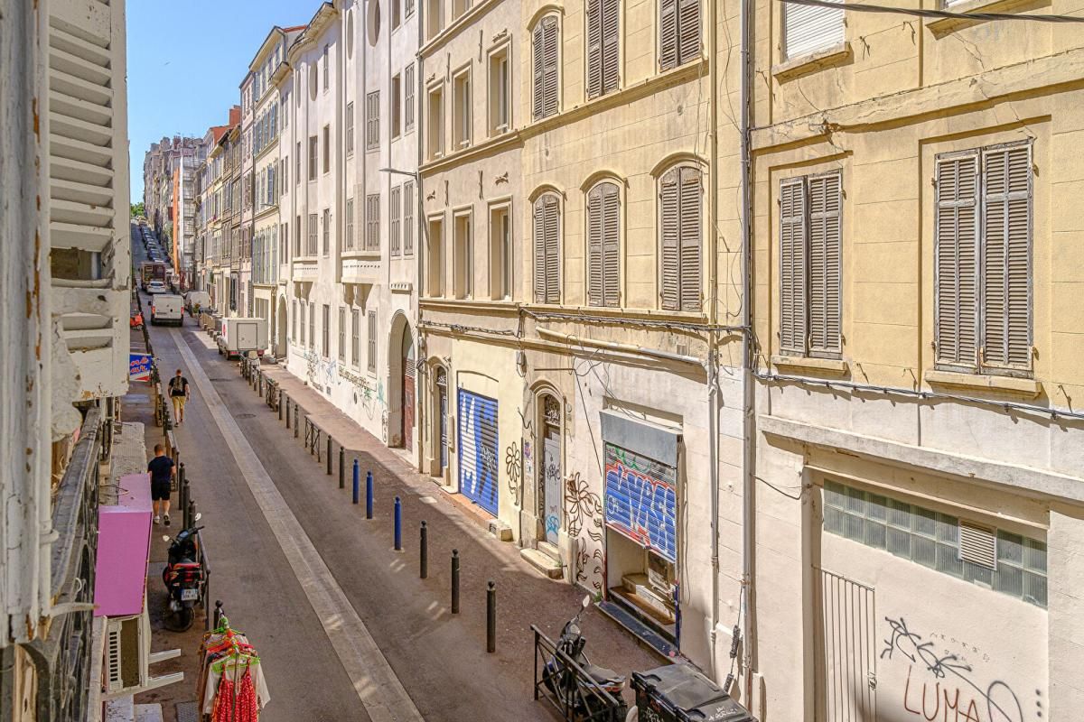 STUDIO MEUBLÉ FAC DE DOIT CANEBIÈRE MARSEILLE