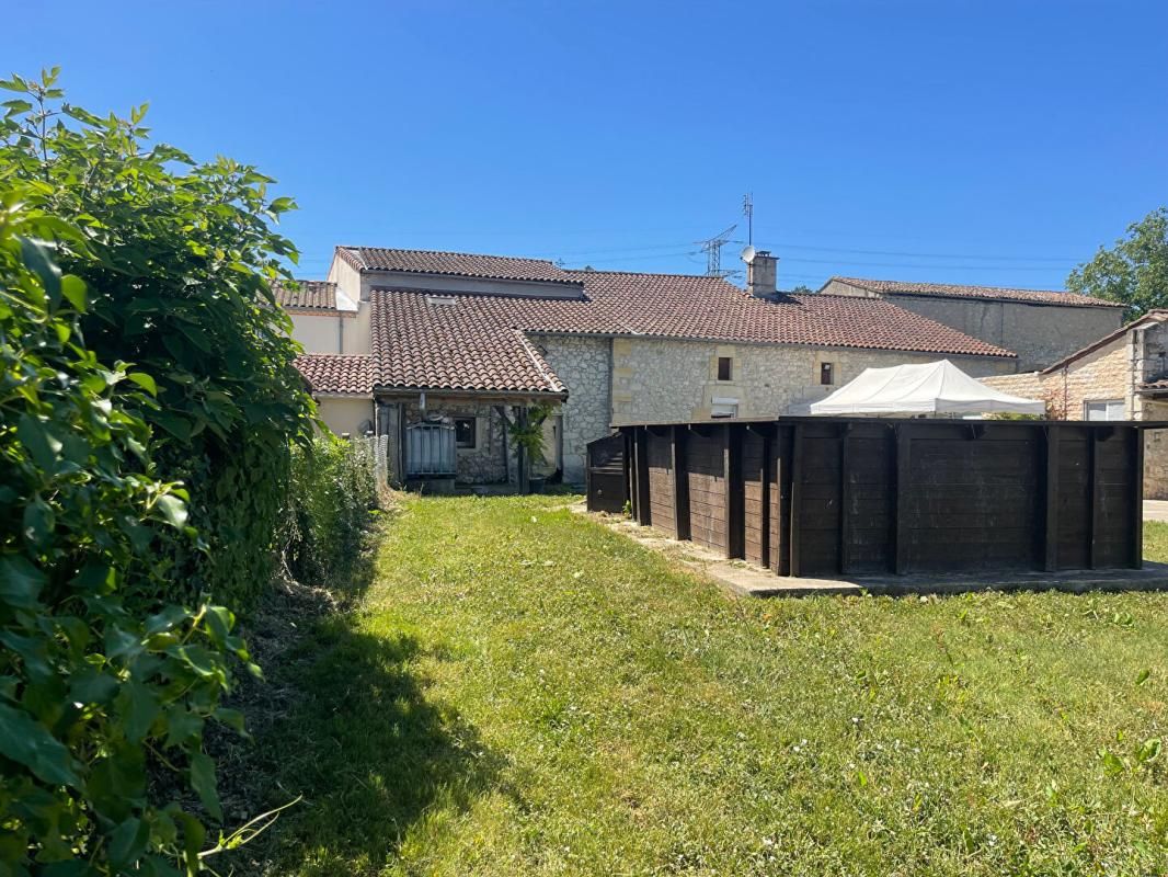 SAINT-ANTOINE-DE-BREUILH Demeure périgourdine en pierre - 258 m² - Saint-Antoine-de-Breuilh 2