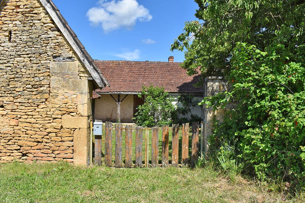 AUBAS corps de ferme Aubas 5 pièce(s) 95 m2 1