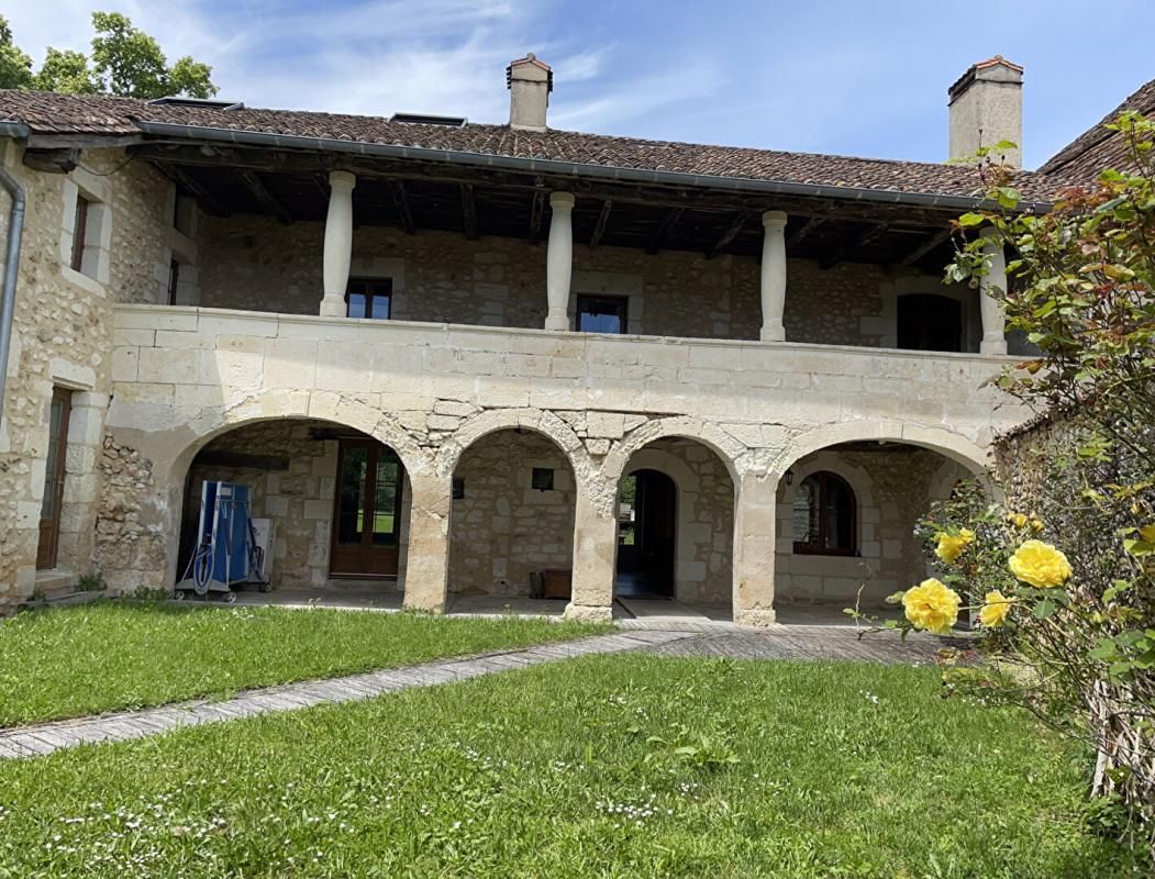 JAURE Maison Jaure 13 pièce(s) 380 m2 1