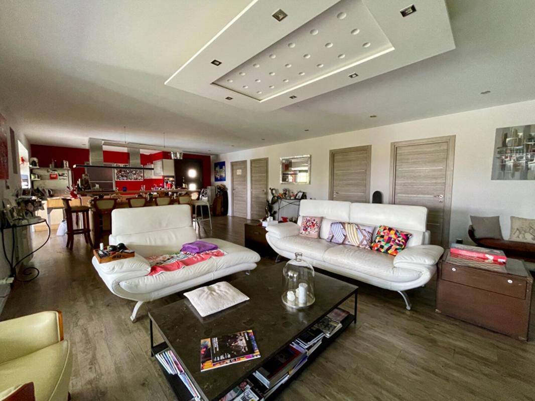 BOURGNEUF Maison plain-pied 4 ch - 201 m² / Piscine / Bourgneuf / La Rochelle 2