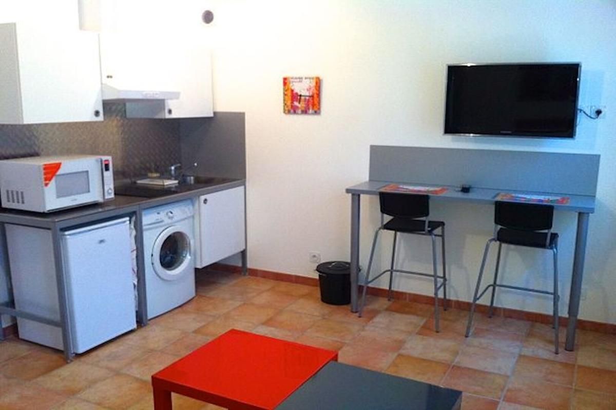 MARSEILLE-11E-ARRONDISSEMENT STUDIO DE 21.82 M2 À PROXIMITÉ DU LYCÉ DE LA FORBINE 4