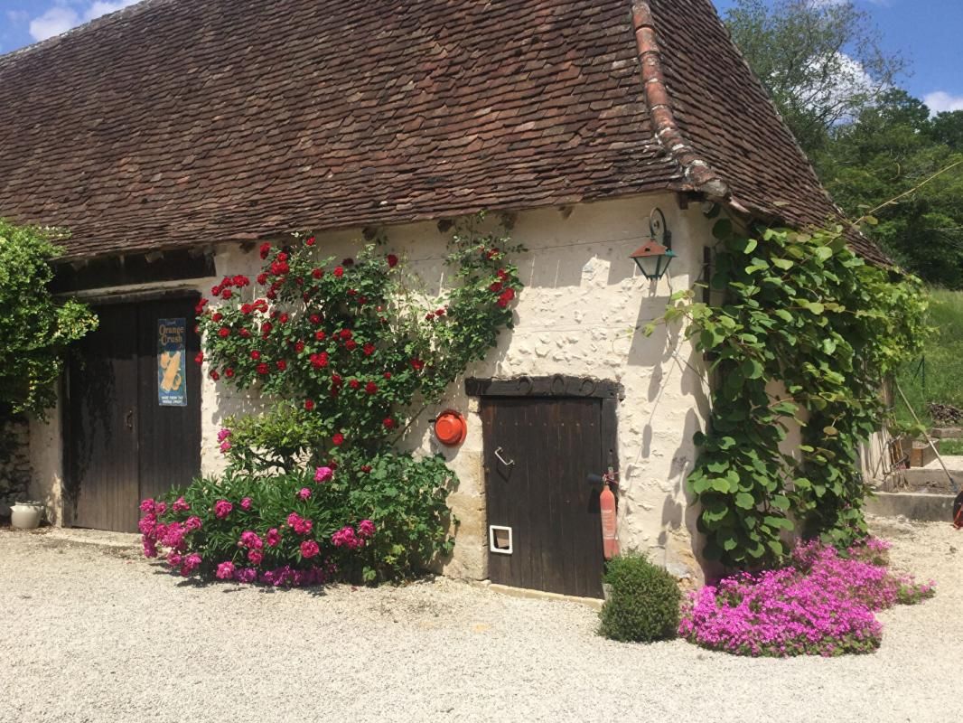 BASSILLAC Maison et gîte indépendant 253 m2 3