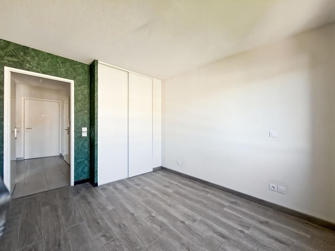 VILLENAVE-D'ORNON Appartement Villenave D Ornon 2 pièce(s) 42 m2 4
