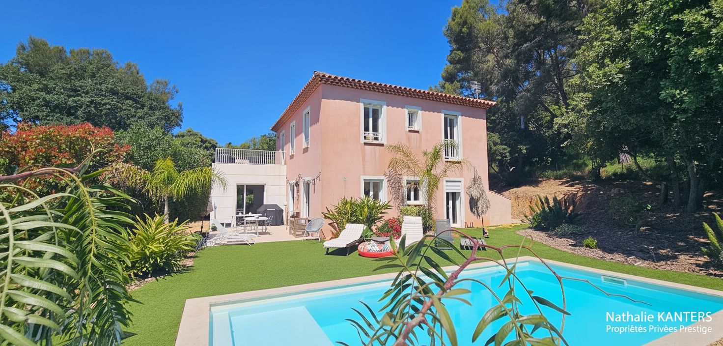 SIX-FOURS-LES-PLAGES Maison Six Fours Les Plages 7 pièce(s) 200 m2 1