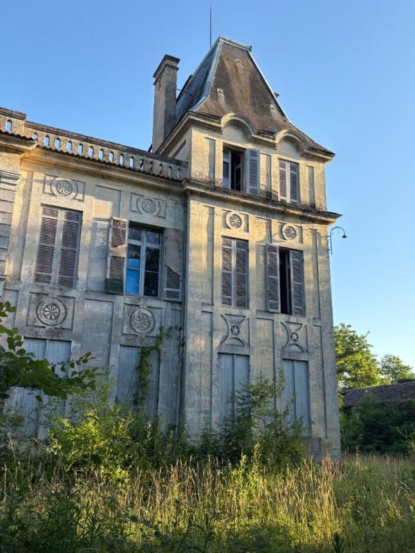 SAUVETERRE-DE-GUYENNE Château fin XIXe au coeur du vignoble girondin 3