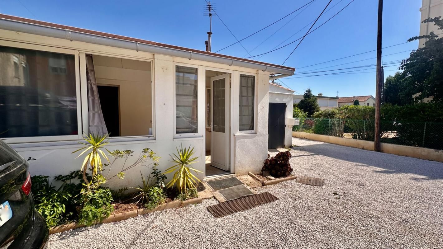 LA SEYNE-SUR-MER MAR VIVO - 10 MINUTES A PIED DES PLAGES ET COMMERCES A PROXIMITE IMMEDIATE  - 4  pièces  80 m2 - CAVE - GARAGE 2