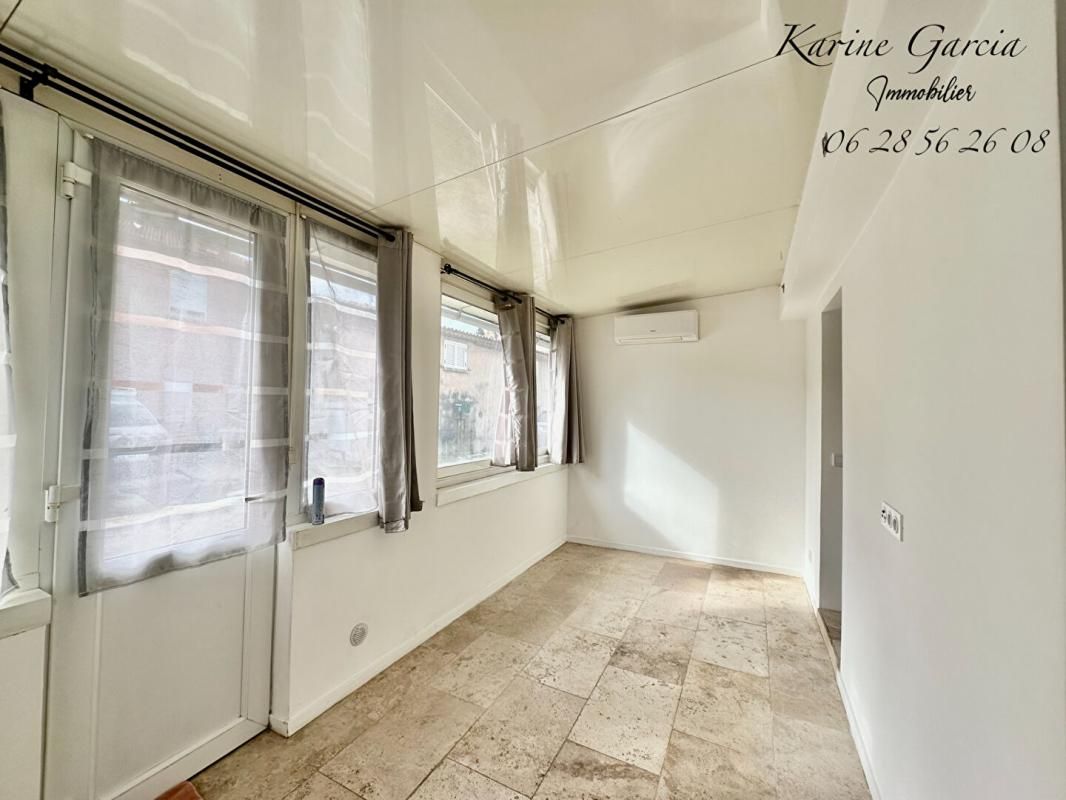 LA SEYNE-SUR-MER MAR VIVO - 10 MINUTES A PIED DES PLAGES ET COMMERCES A PROXIMITE IMMEDIATE  - 4  pièces  80 m2 - CAVE - GARAGE 3