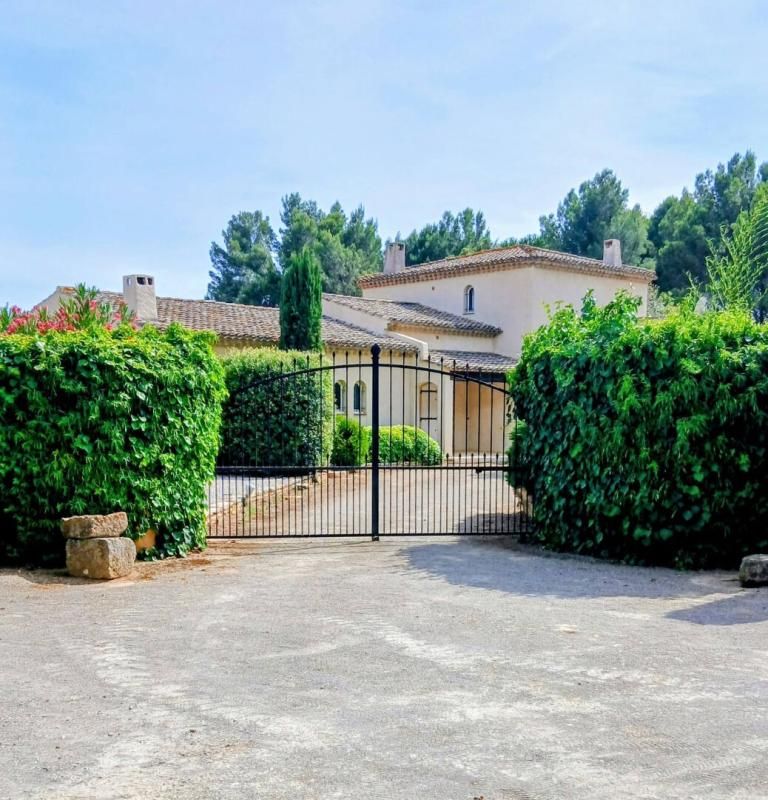 Maison d'exception 196 m² à Béziers, écrin méditerranéen, quatre chambres, grand séjoour salon  salle à manger de 67 m&