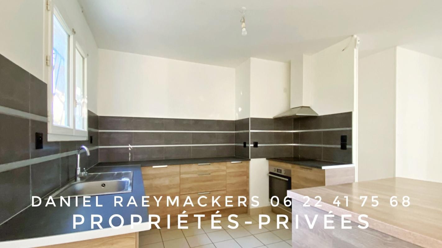 SAINT-MARTIAL-D'ARTENSET EXCLUSIVITÉ Plain-pied 97 m², 3 chambres, garage et terrain clos de plus de 1 000 m² à 5 min de Montpon-Ménestérol 4