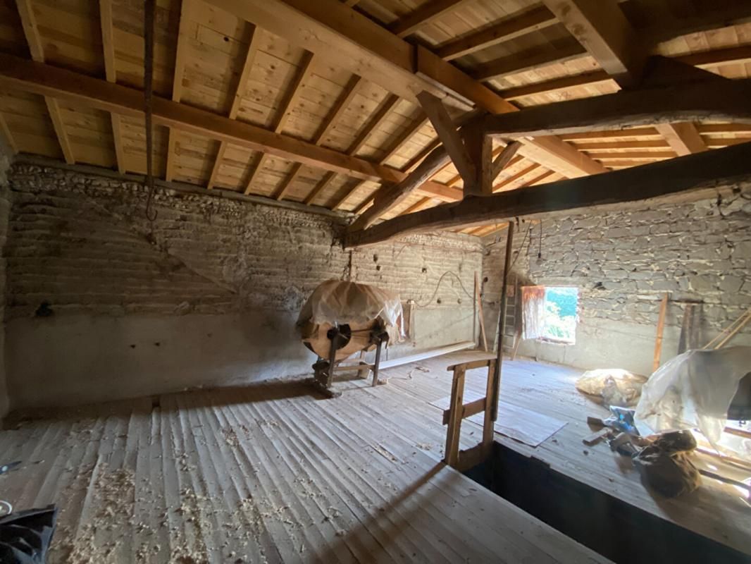 ENNEZAT Maison à RENOVER avec jardin 3
