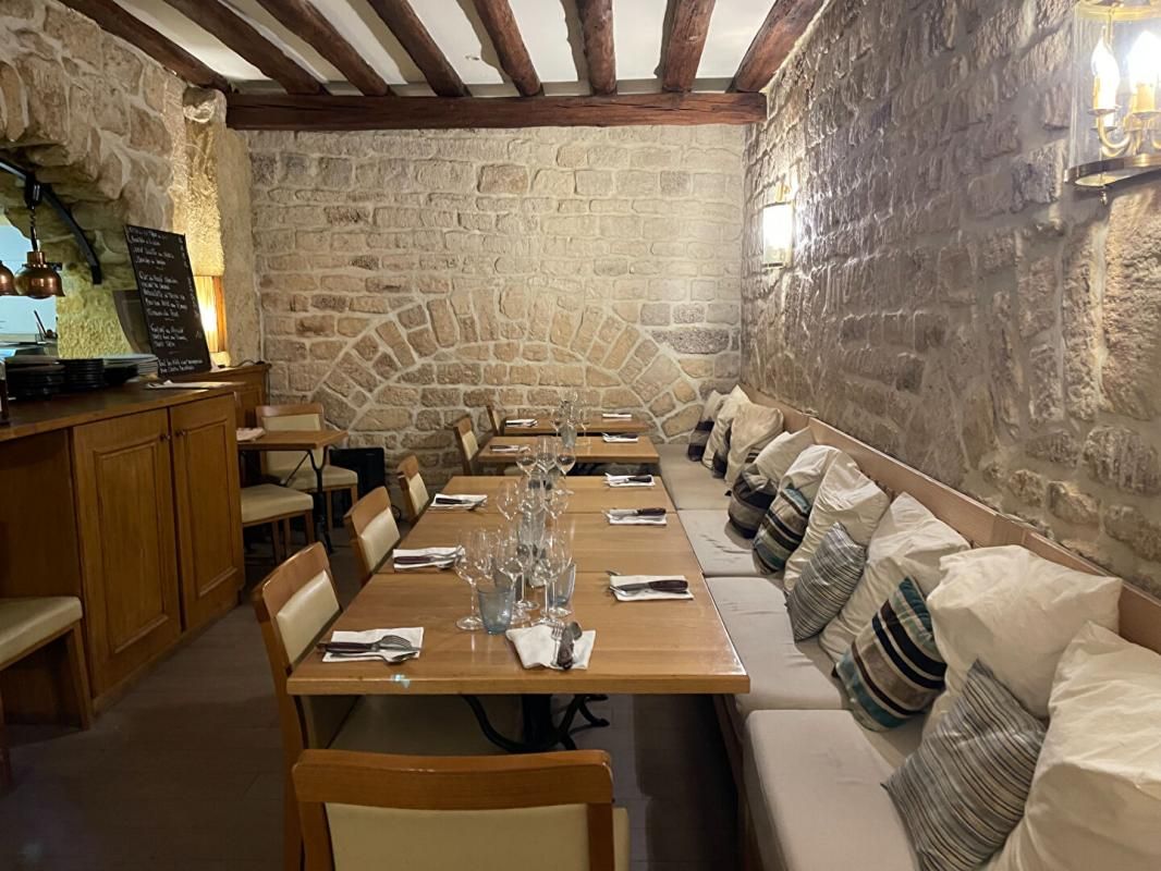 PARIS 75013 - RESTAURANT ANGLE 100 m² - 50 PLACES - TERRASSE VÉGÉTALISÉE - LICENCE III -BAIL NEUF 9 ANS ? LOYER 3 100 ? CESSION 143 000 FAI