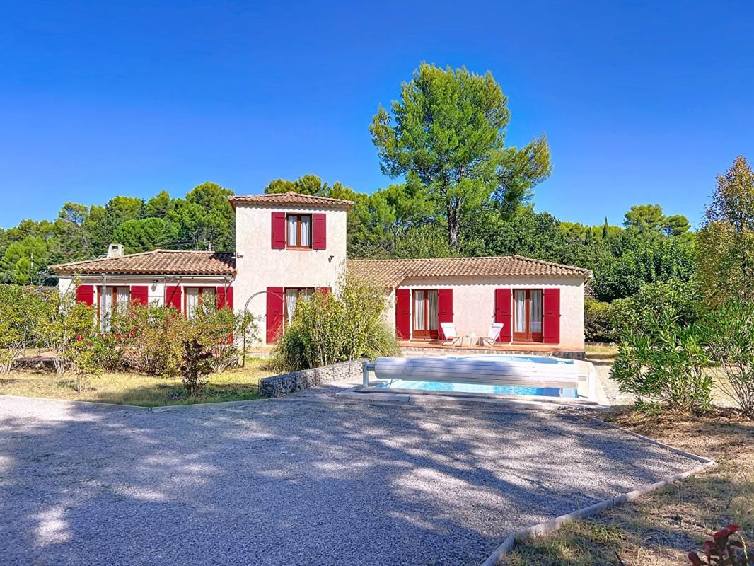 Au Thoronet Villa 5 pièce(s) de 114 m2, 3 chambres, terrain de 1500m², garage, piscine