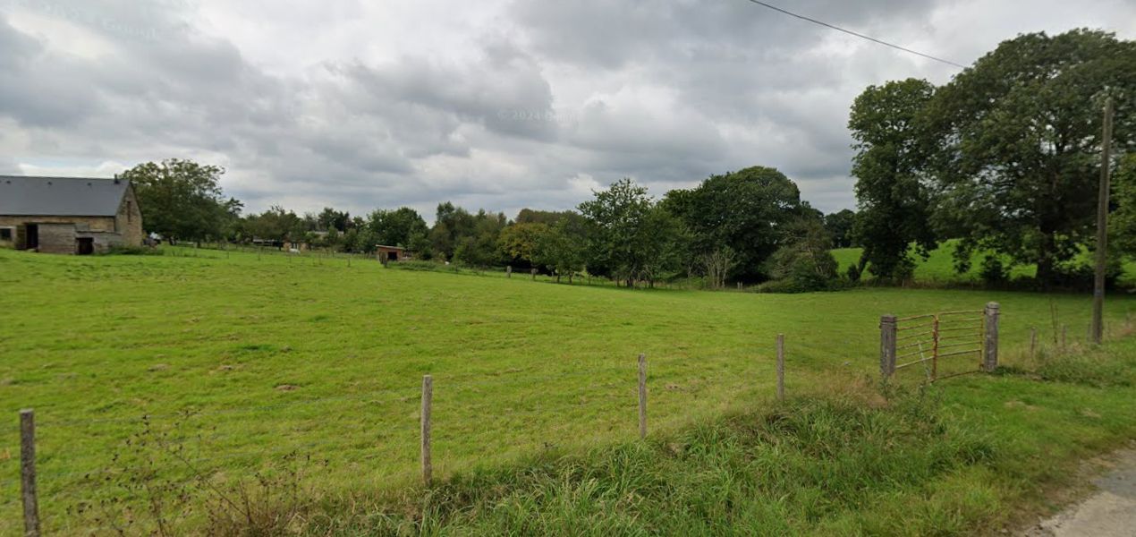 LA CHAISE-BAUDOUIN Terrain La Chaise Baudouin 3200 m2 1