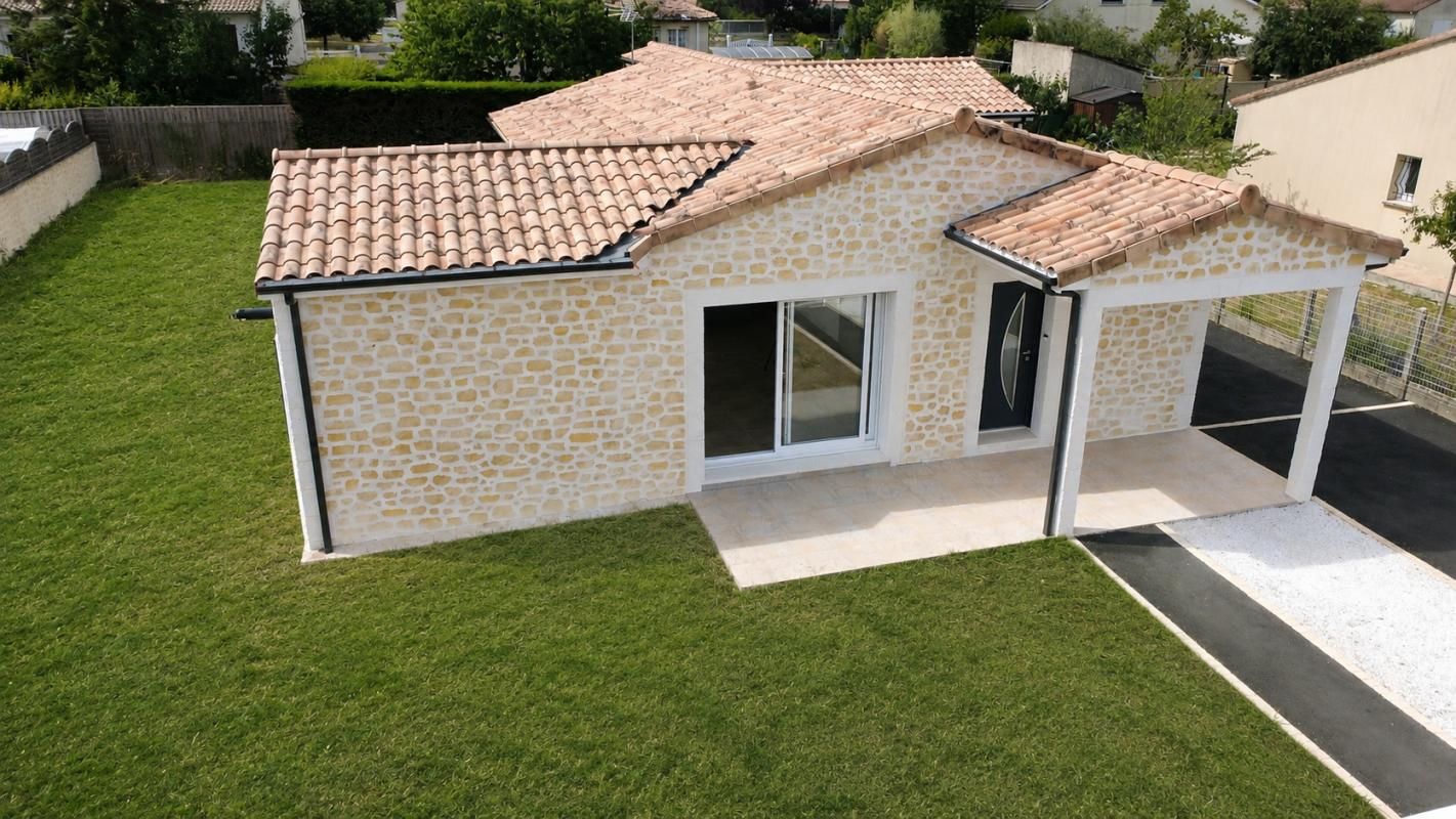 LUSIGNAN Maison neuve plain pied de 113 m2 à St Sauvant , 3 chambres , terrain de 741 m2 , garage 1