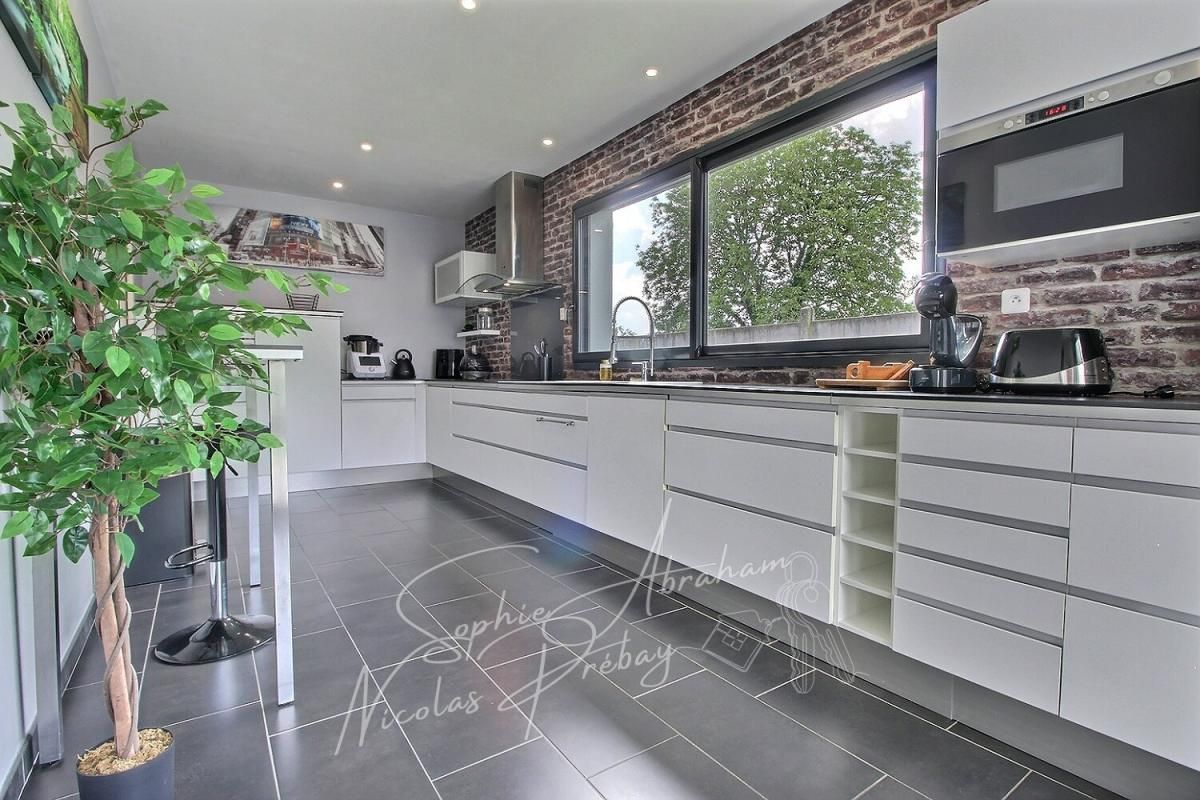 TOURY Maison contemporaine BBC , 3 chambres, garage de 48 m², jardin avec piscine 3