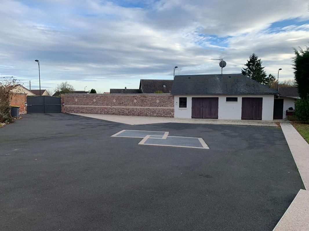 BARC MAGNIFIQUE PROPRIETE COMPRENANT UNE MAISON DE MAITRE ET UNE ANNEXE 2