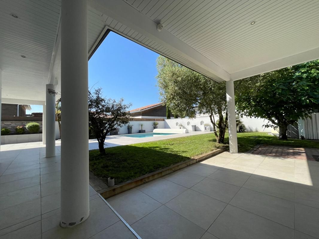 PESSAC Maison Pessac 7 pièce(s) 5 CHAMBRES + BUREAU 194 m2 3