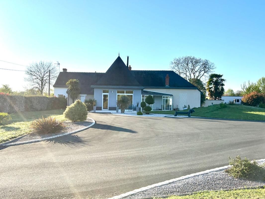 LES ROSIERS-SUR-LOIRE Maison 7 pièce(s) 175 m2 avec piscine 1