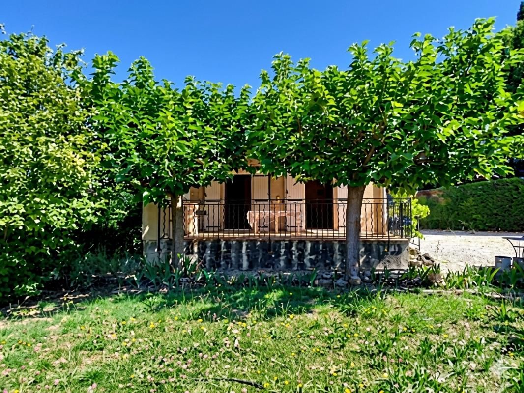 TAVERNES Maison Tavernes individuelle de plain-pied avec 2 garages 1