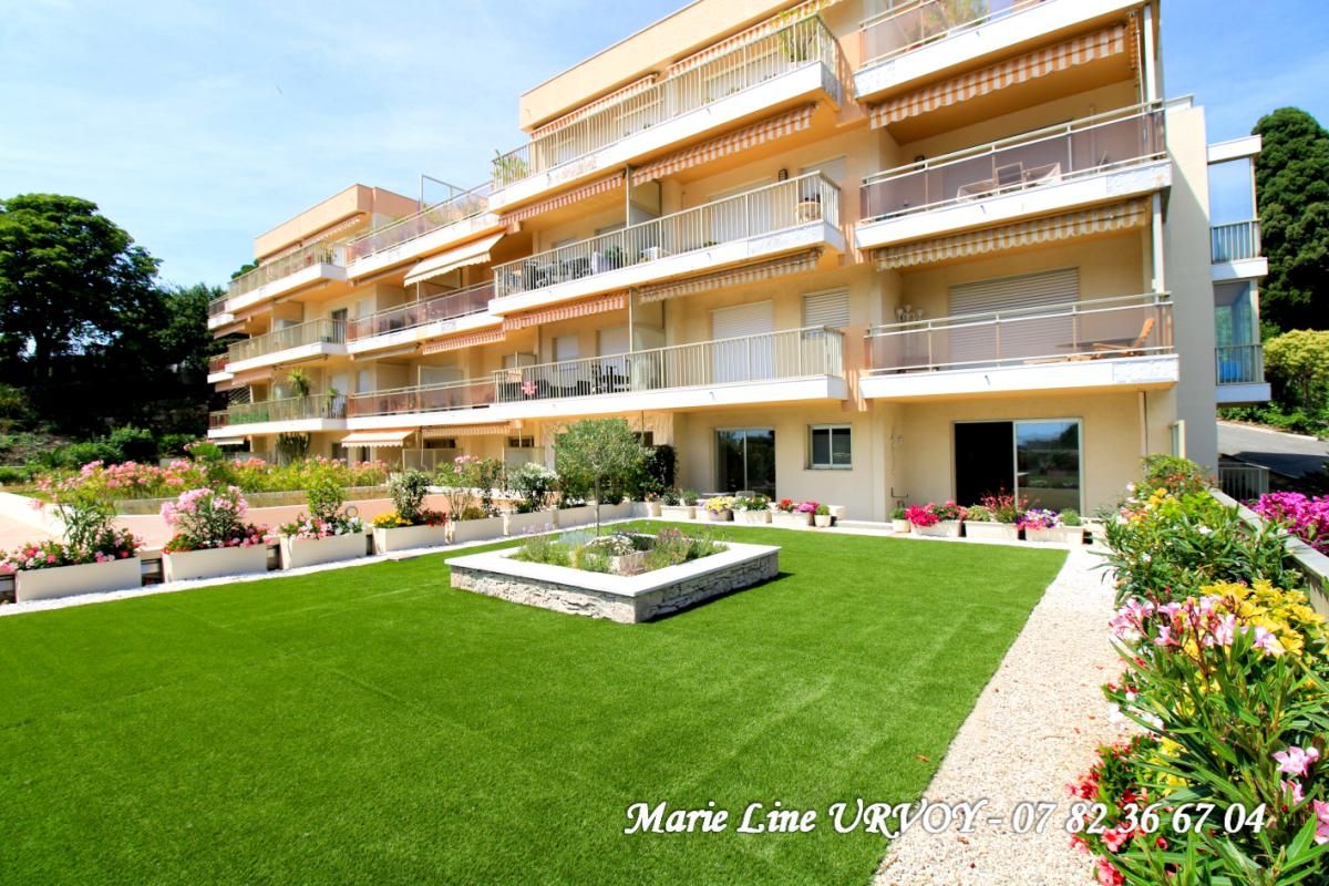 ANTIBES Appart T4 avec jardins privés, dans résidence de standing sécurisée avec piscine et tennis 1