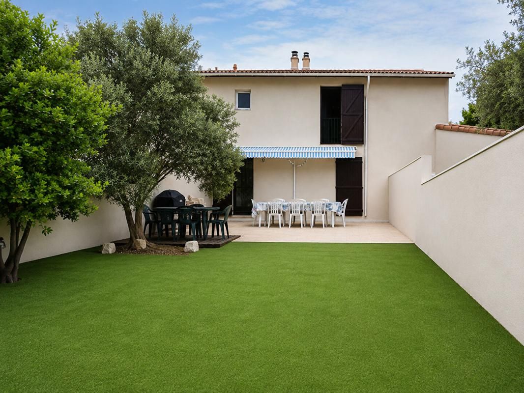 Maison individuelle sur Istres sud les T5 103 m2 + jardin 100M2 + Garage fermé