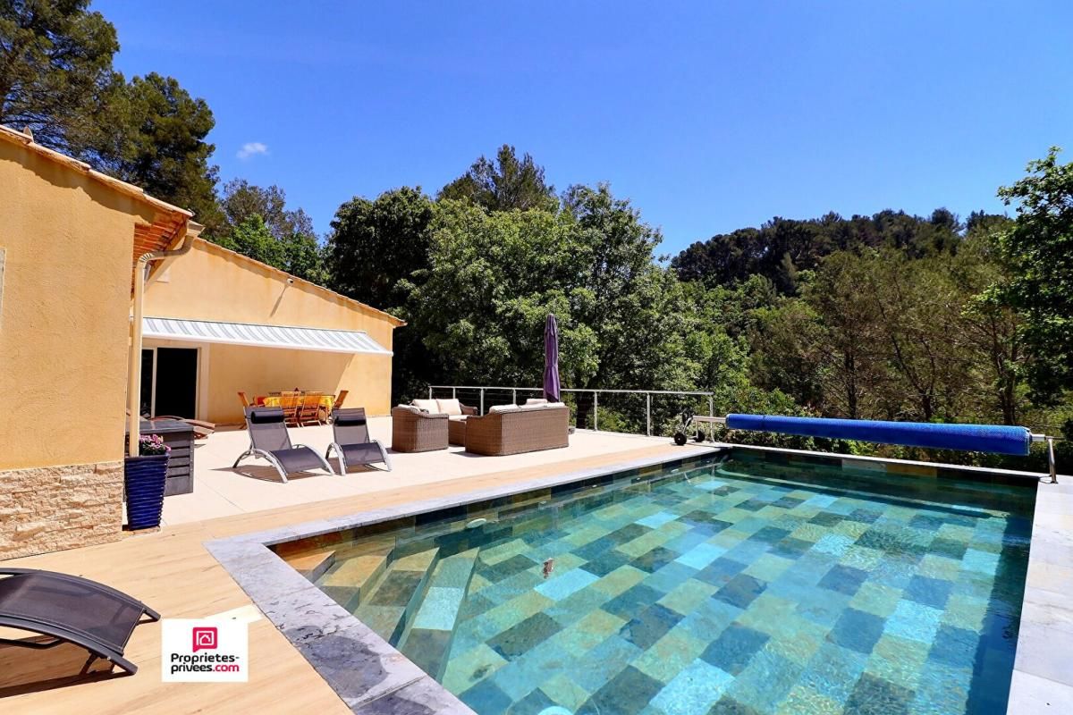 EVENOS Propriété à Evenos (83330) 10 pièces 293 m2 - deux maisons sur  une parcelle de 69215 m2 1