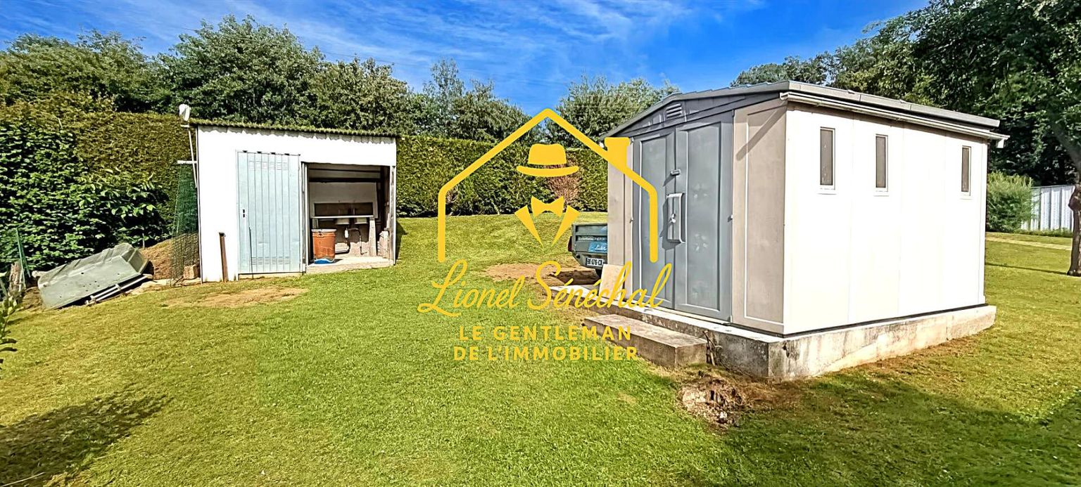 NEUVILLE-SUR-SARTHE Terrain de loisirs de plus de 1 200 m2 avec un préau sur une dalle en dur, un abri de jardin et un accès direct à la rivière 4
