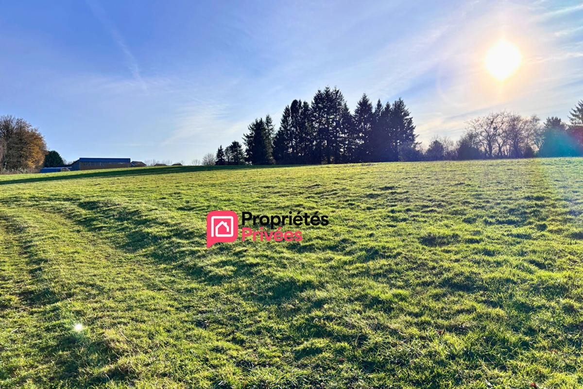 CHAPDES-BEAUFORT Terrain constructible à vendre centre de Chapdes Beaufort 1810 m2 2