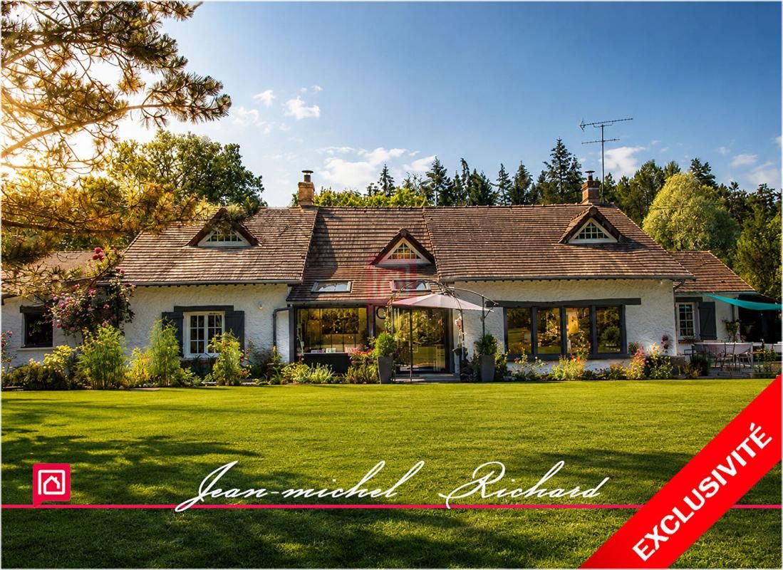 LASSAY-SUR-CROISNE Maison Lassay Sur Croisne 8 pièce(s) 240 m2 1