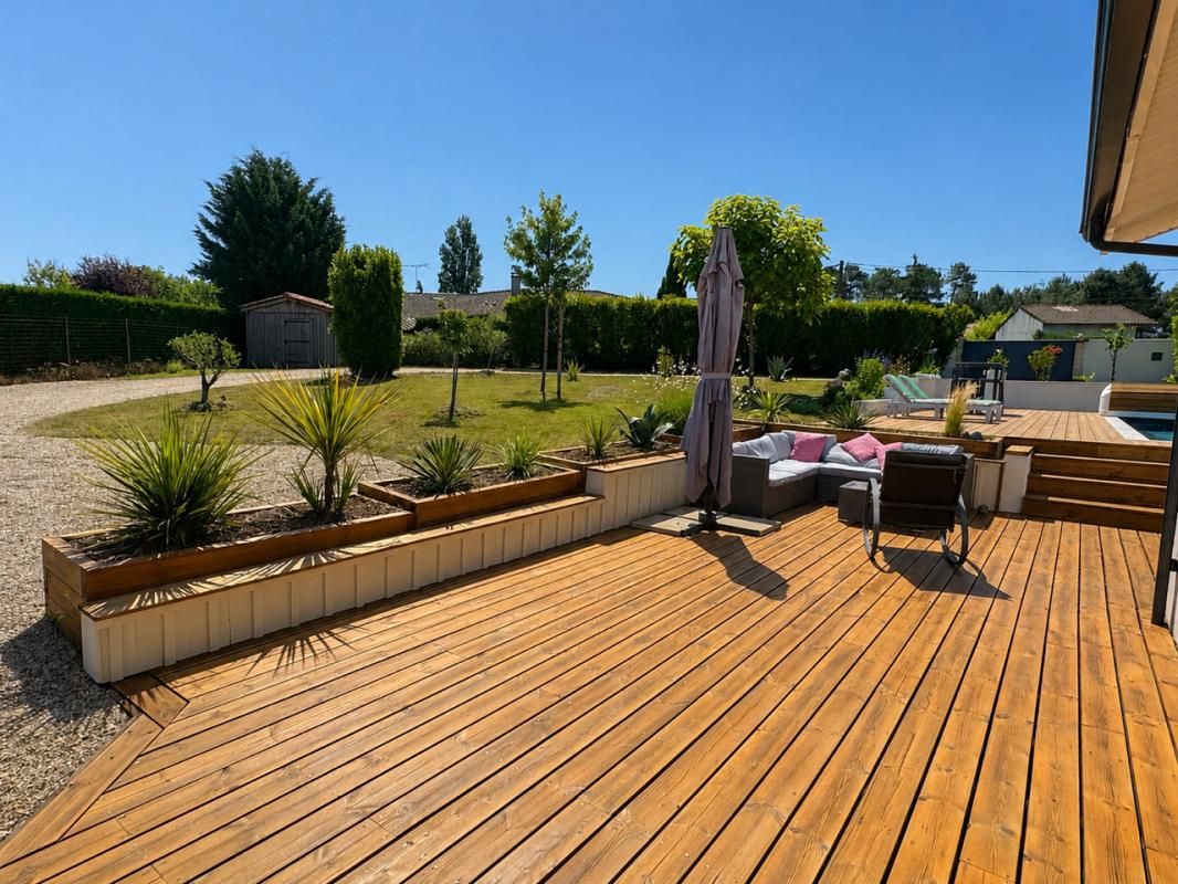 SALLES Maison Salles centre : 7 pièces 162 m2 garage et piscine et grand terrain 4