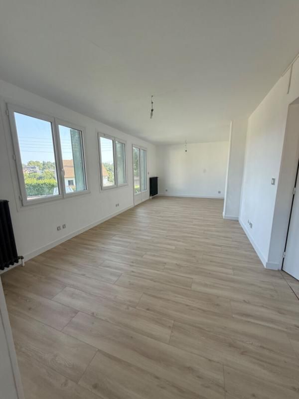 BOIS-GUILLAUME Maison, 94 m2 entièrement rénovée à Bois-Guillaume - 348 000  DPE D 3