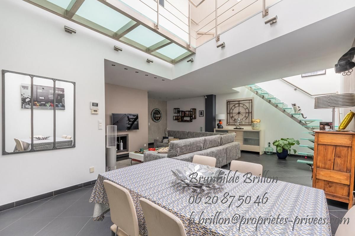 Maison type loft 185M², garage, proximité immédiate Grande Place!