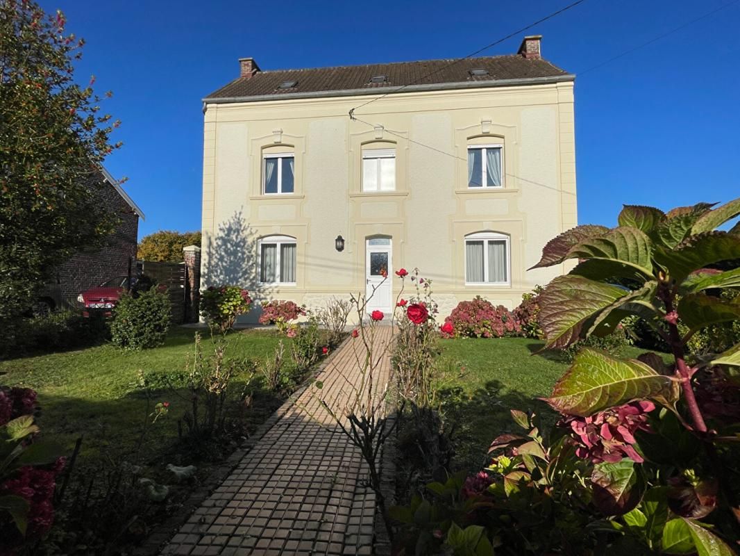 MAISON INDIVIDUELLE DE CARACTÈRE 166 M2 env -5 chambres