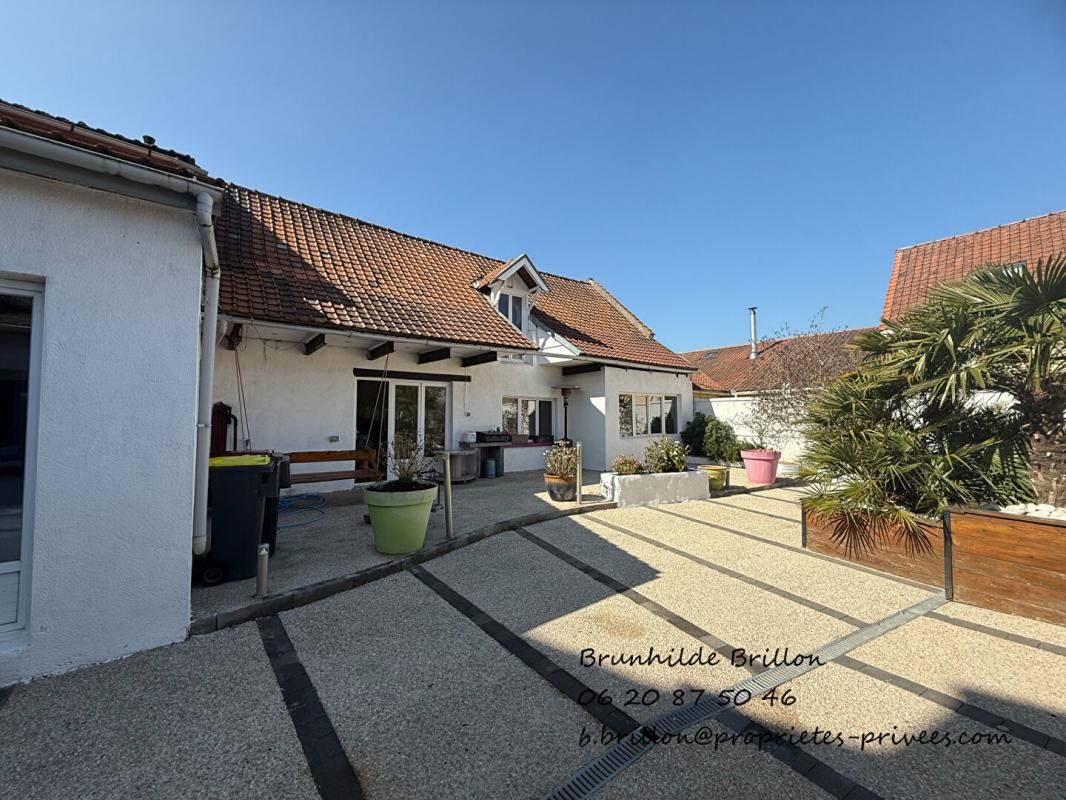FOUQUIERES-LES-LENS Maison 200M², 3 à 5 chambres, jardin, piscine couverte, garage 3