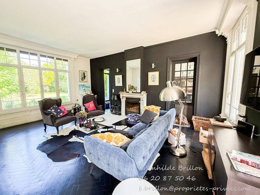 LENS Maison d'ingénieur, 5 chambres, jardin généreux, 2 garages 2