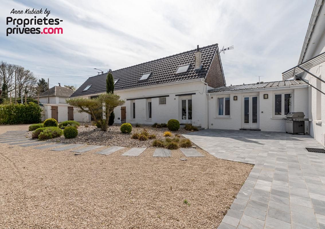 VIMY Corps de ferme longère semi plain-pied 198 m2 env -4 chb 3