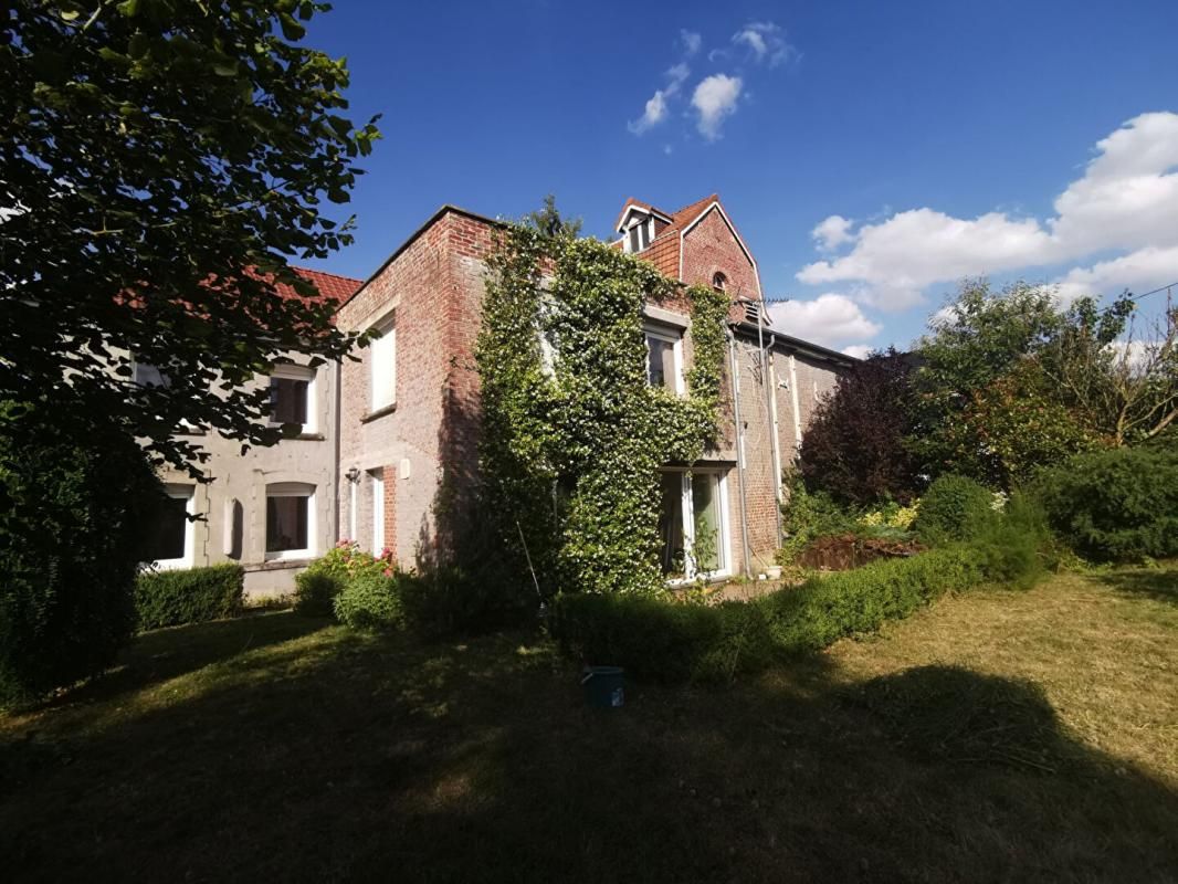 BRUAY-LA-BUISSIERE Maison entièrement rénovée Bruay La Buissiere 5 pièce(s) 170 m2 1