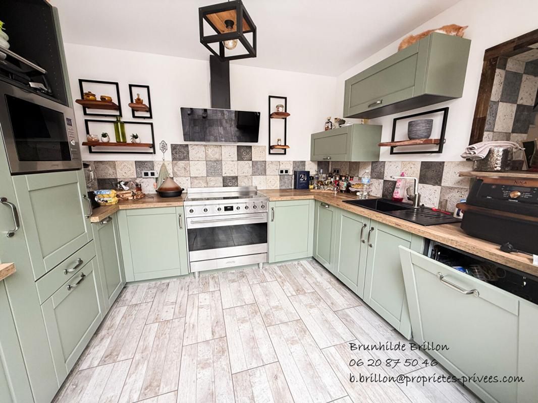 LIEVIN Maison individuelle 295M², 7 chambres, 2 doubles garages, hangar, jardin 1