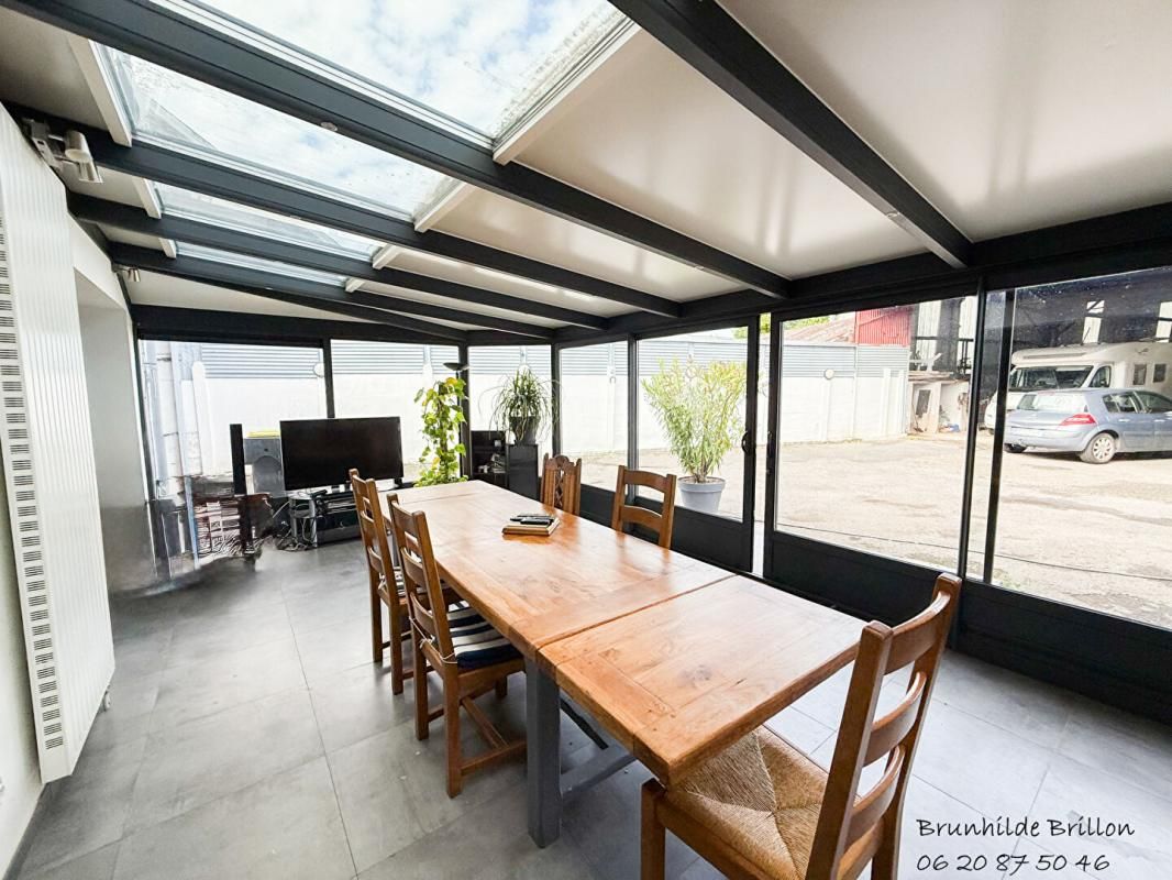ARRAS Ensemble immobilier, maison 215M², hangar 800M², jardin 900M² 2