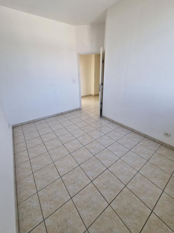 LENS APPARTEMENT T3 , hyper centre, garage, cave 4