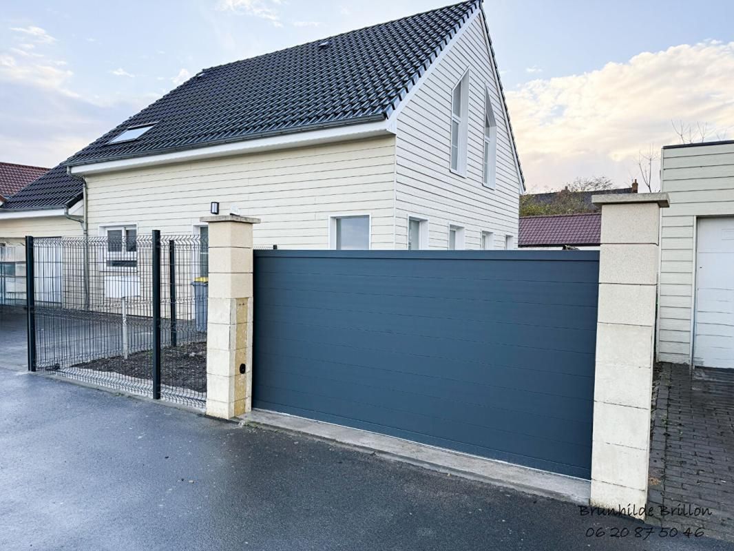 LA BASSEE Maison individuelle de 2010, 5 chambres, bureau, garage, stationnement, jardin 3