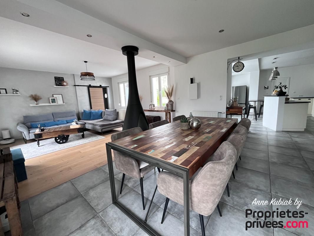 VIMY Corps de ferme longère semi plain-pied 198 m2 env -4 chb 4